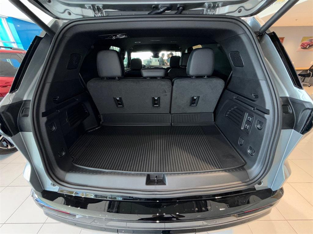 new 2026 Chevrolet Traverse car, priced at $60,014