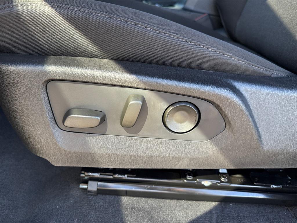 new 2026 Chevrolet Colorado car, priced at $33,435