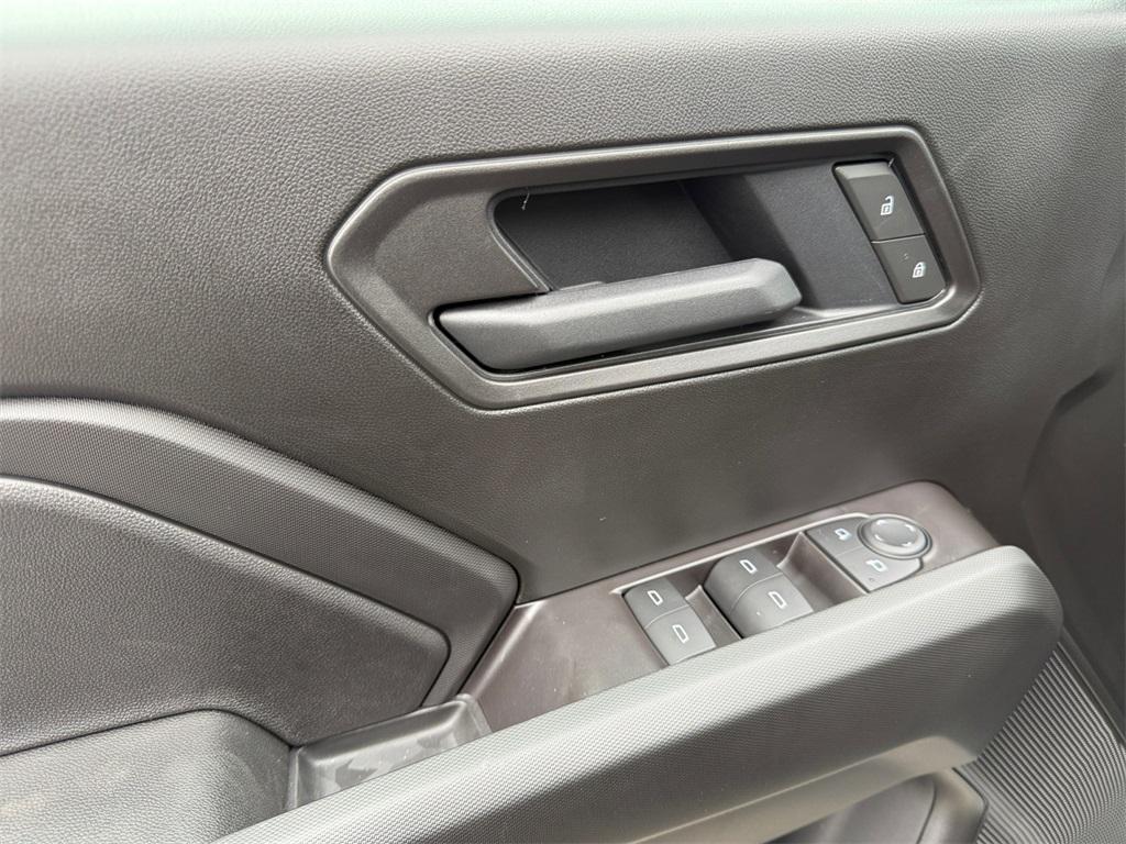 new 2026 Chevrolet Colorado car, priced at $33,435
