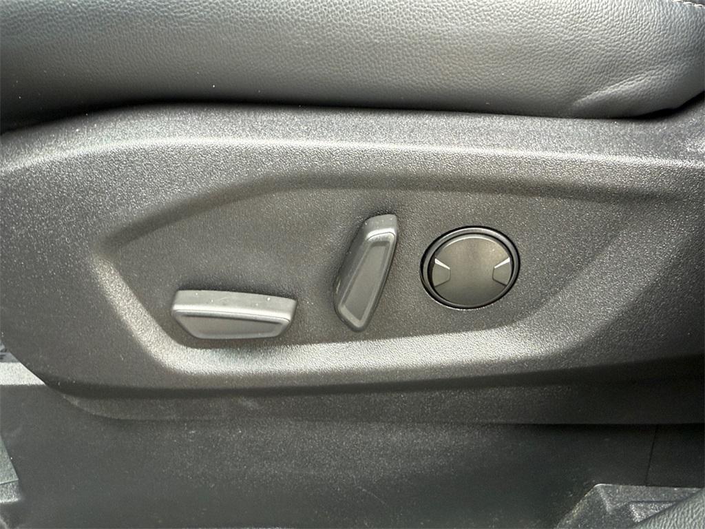 used 2024 Ford Edge car, priced at $22,500