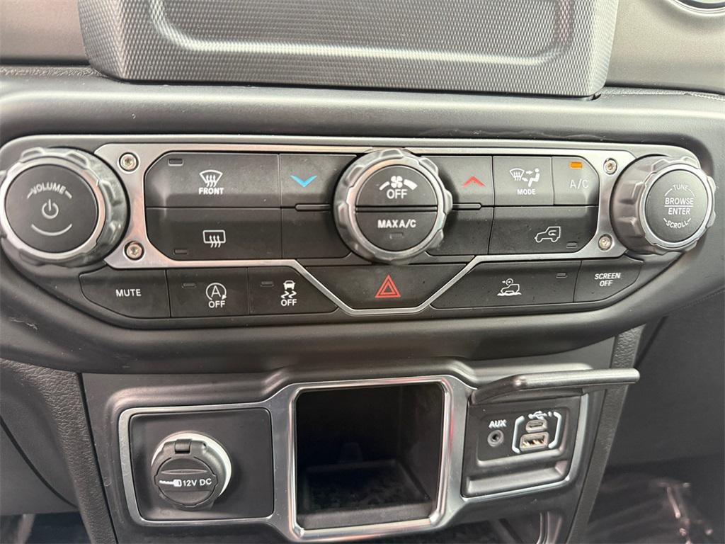 used 2022 Jeep Wrangler Unlimited car, priced at $27,800