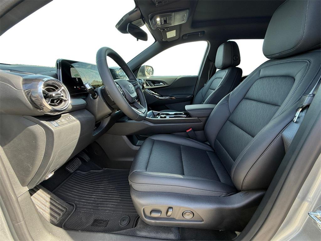 new 2026 Chevrolet Equinox car, priced at $33,920