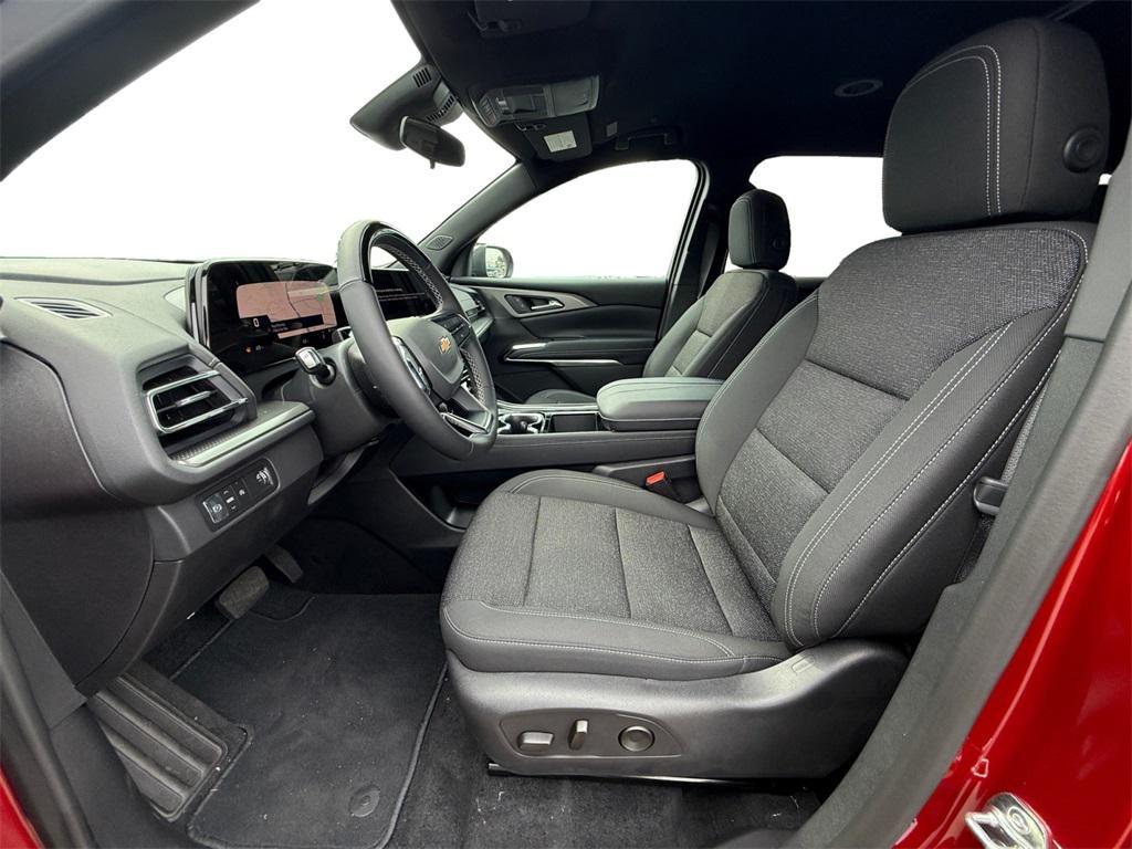 new 2025 Chevrolet Traverse car, priced at $40,625