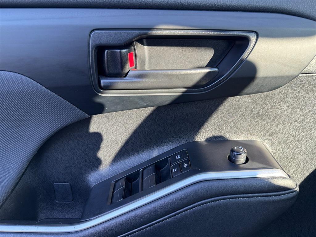 used 2024 Toyota Highlander car, priced at $36,000