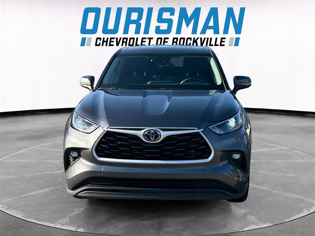 used 2024 Toyota Highlander car, priced at $36,000