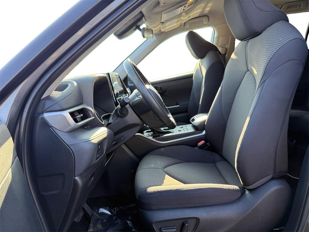 used 2024 Toyota Highlander car, priced at $36,000