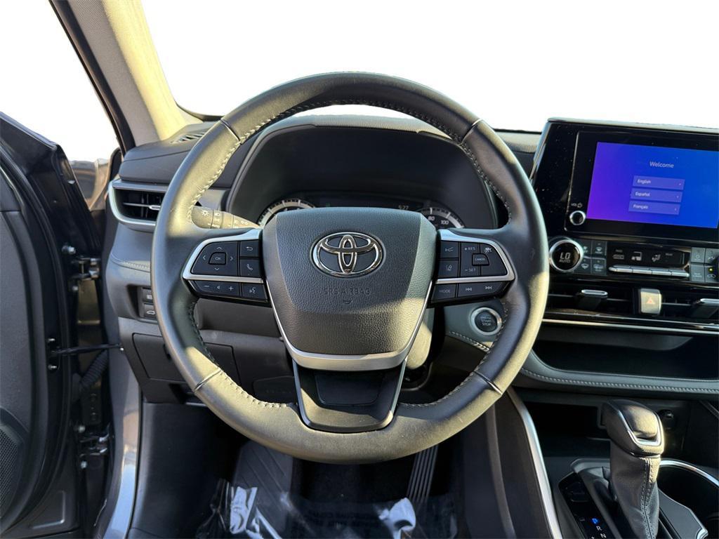 used 2024 Toyota Highlander car, priced at $36,000