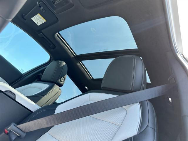 new 2025 Chevrolet Equinox EV car, priced at $37,090