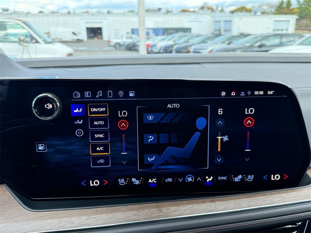 new 2025 Chevrolet Suburban car, priced at $75,939