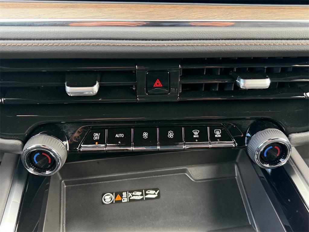 new 2025 Chevrolet Suburban car, priced at $75,939