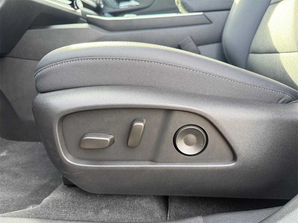 new 2026 Chevrolet Equinox car, priced at $28,390
