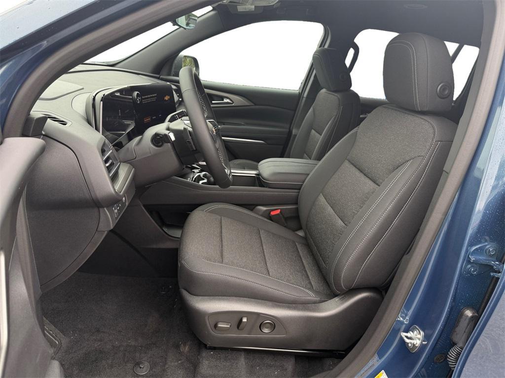 new 2026 Chevrolet Traverse car, priced at $42,163