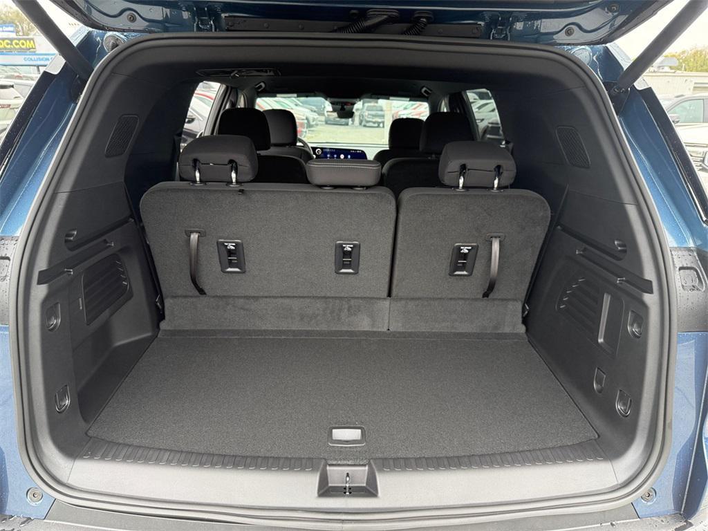 new 2026 Chevrolet Traverse car, priced at $42,163