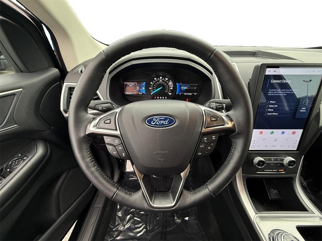 used 2024 Ford Edge car, priced at $25,500