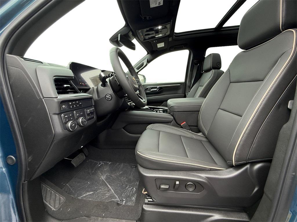 new 2025 Chevrolet Suburban car, priced at $75,609