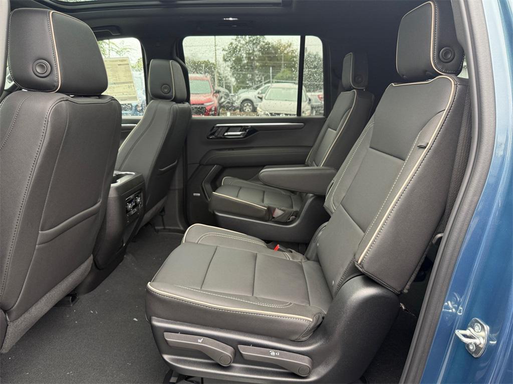 new 2025 Chevrolet Suburban car, priced at $75,609