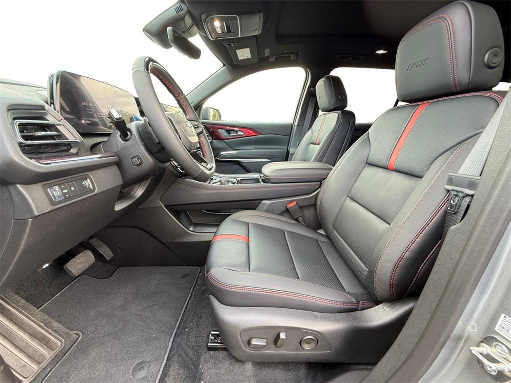 new 2026 Chevrolet Traverse car, priced at $55,855