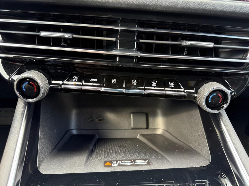 new 2026 Chevrolet Traverse car, priced at $55,855