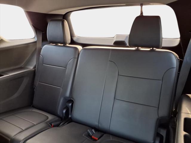 used 2021 Chevrolet Traverse car, priced at $24,000