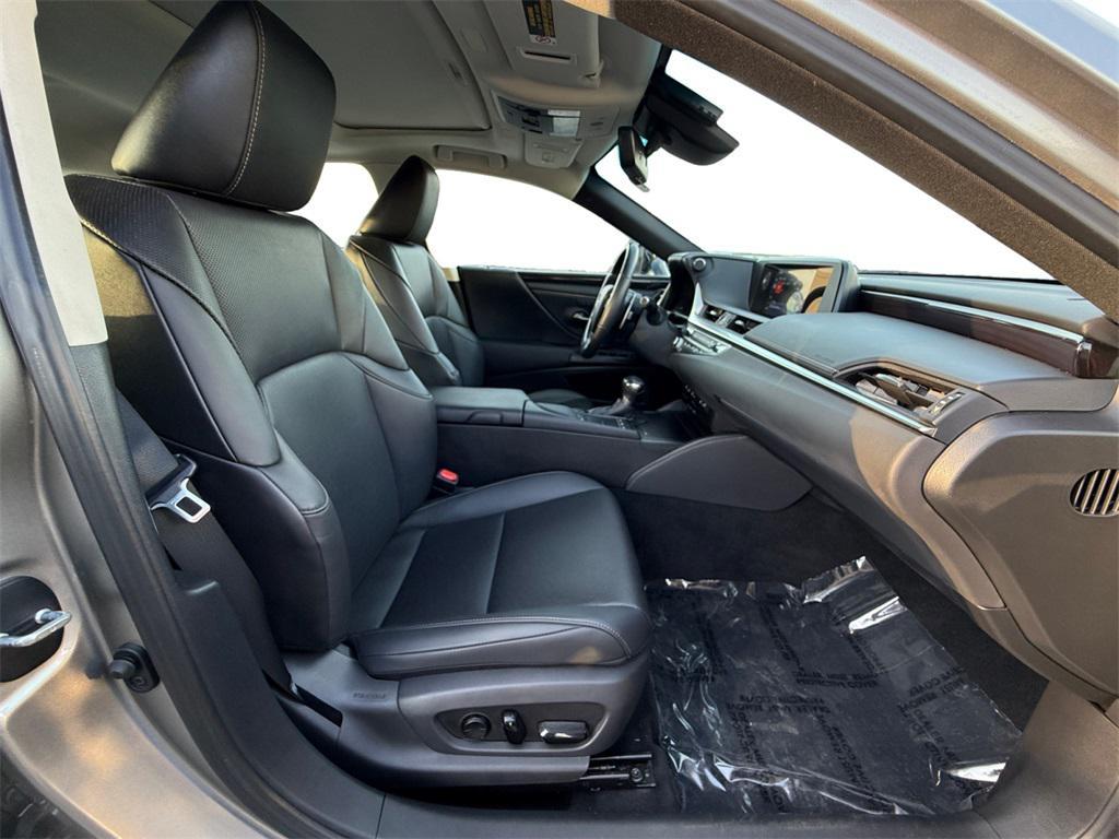 used 2021 Lexus ES 350 car, priced at $32,499