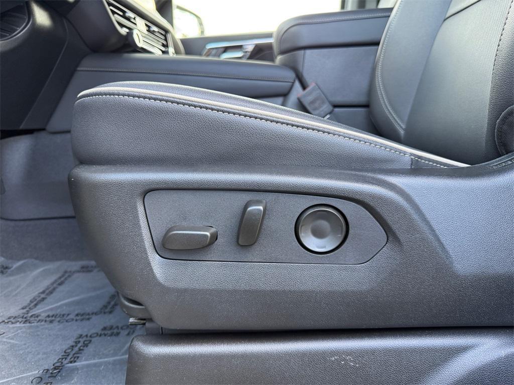 new 2025 Chevrolet Suburban car, priced at $73,955