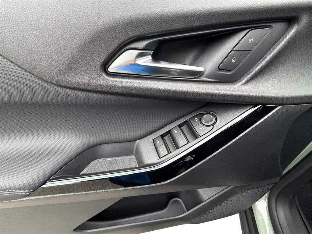 new 2026 Chevrolet Equinox car, priced at $27,305