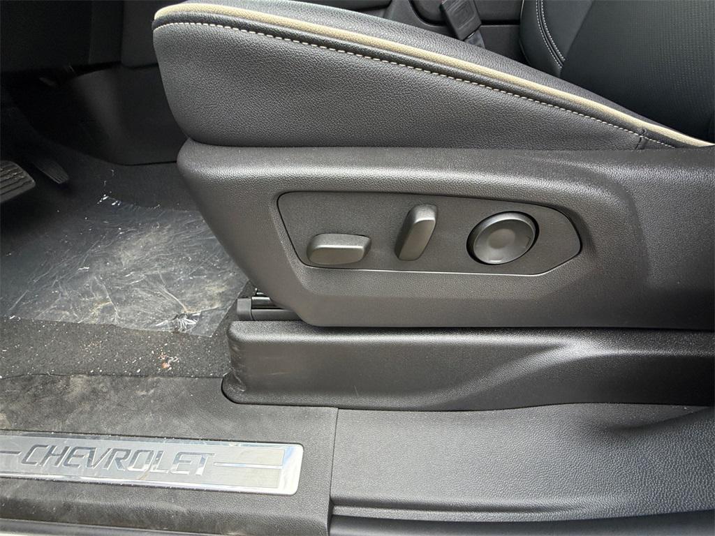 new 2025 Chevrolet Suburban car, priced at $72,115