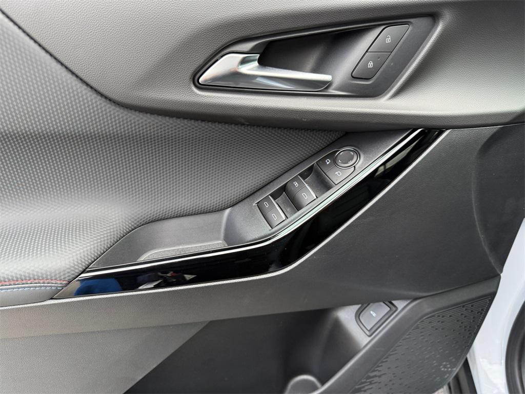 new 2026 Chevrolet Equinox car, priced at $30,135