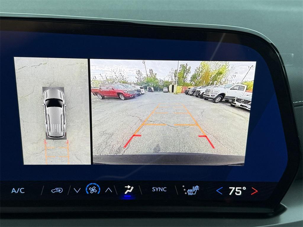 new 2026 Chevrolet Traverse car, priced at $40,140