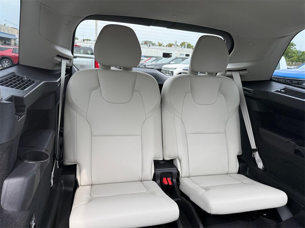 used 2025 Volvo XC90 Plug-In Hybrid car, priced at $55,000