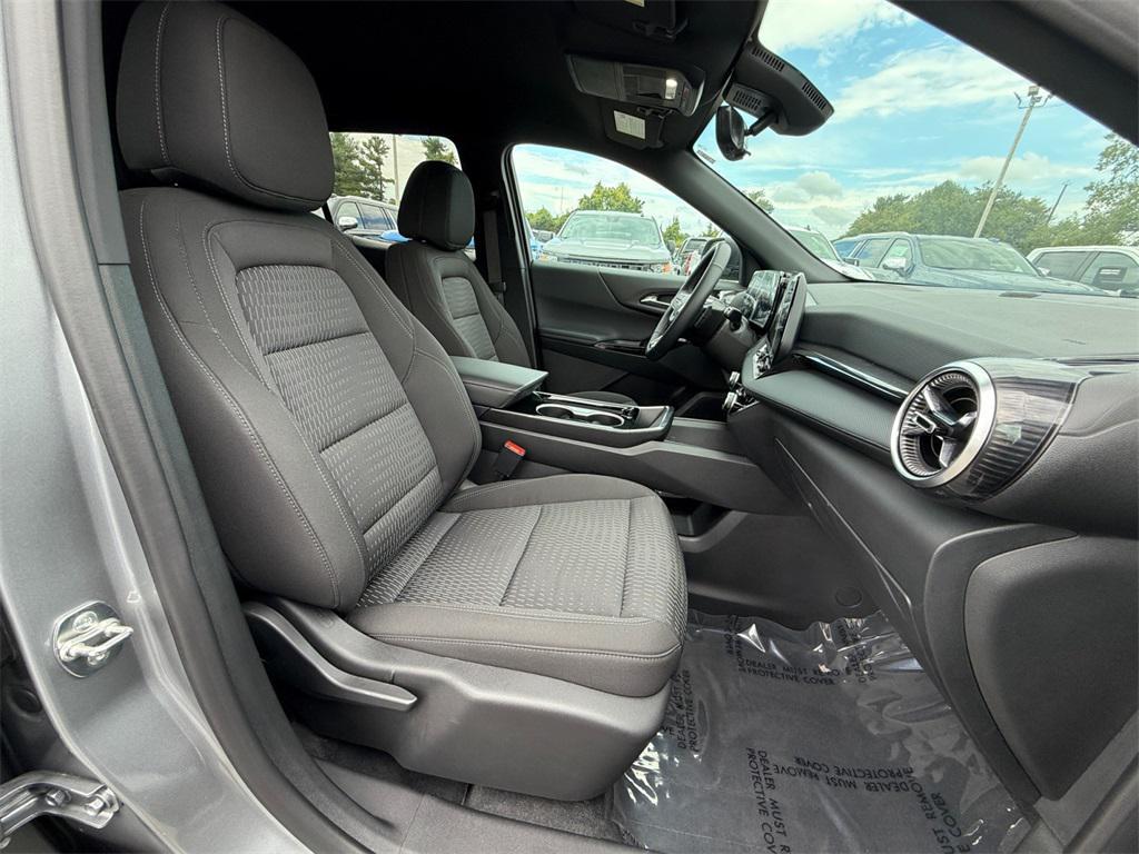 new 2025 Chevrolet Equinox car, priced at $23,620
