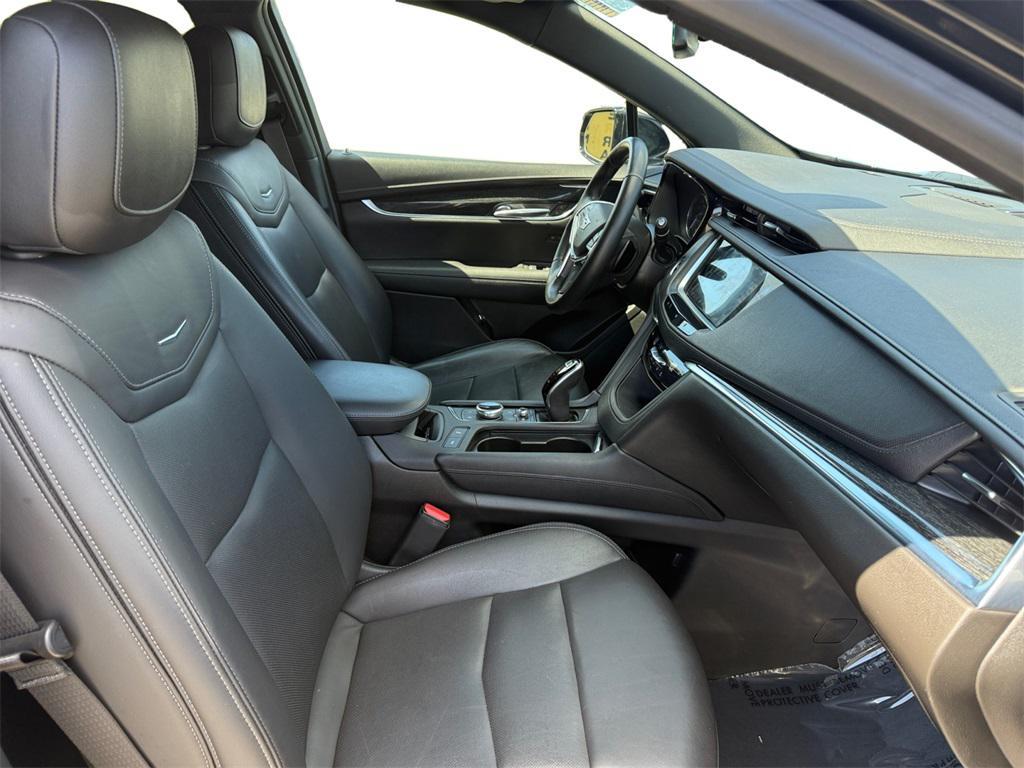 used 2021 Cadillac XT5 car, priced at $25,000
