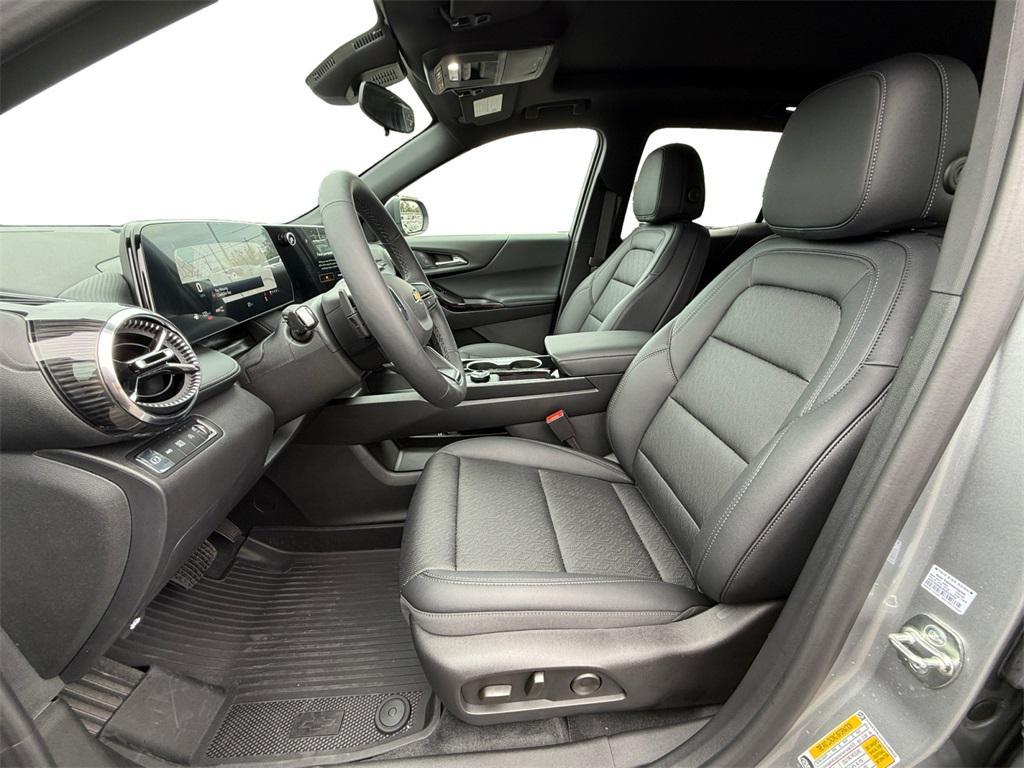 new 2026 Chevrolet Equinox car, priced at $29,355