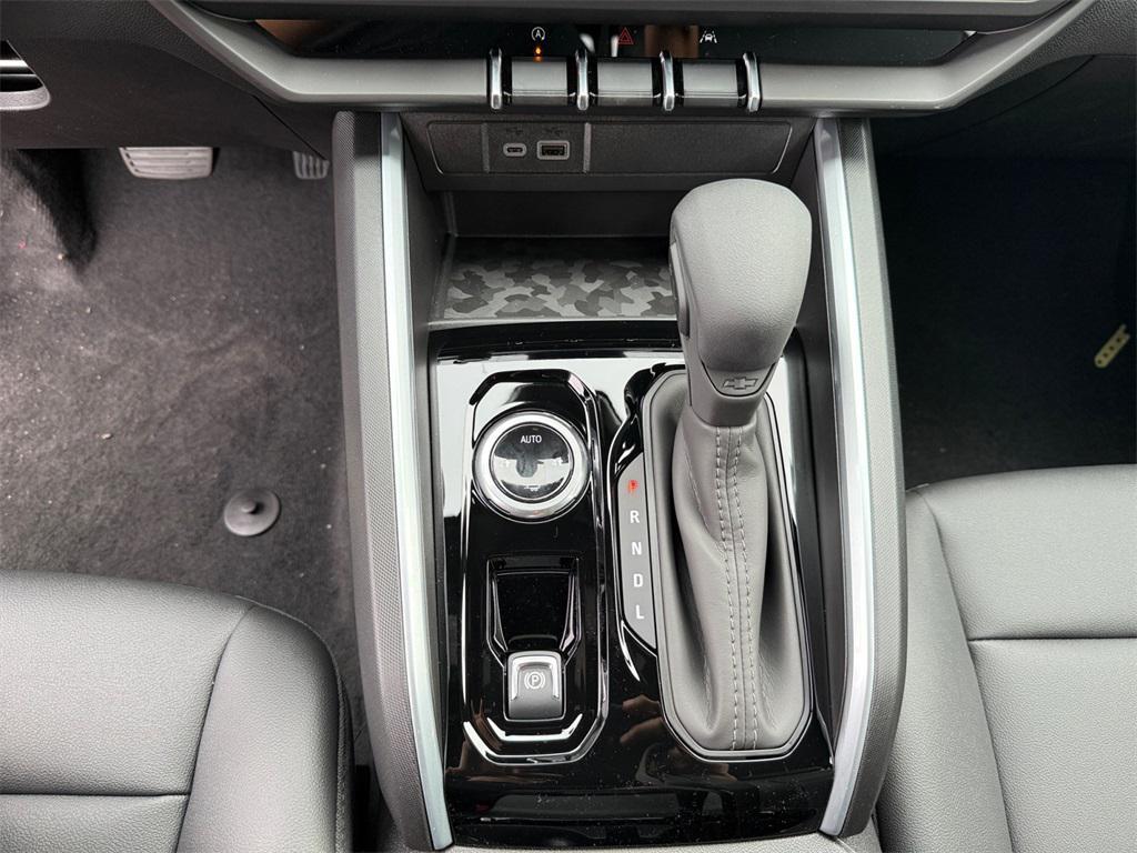 new 2026 Chevrolet Colorado car, priced at $33,965