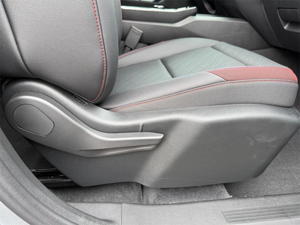 new 2026 Chevrolet Equinox car, priced at $28,145