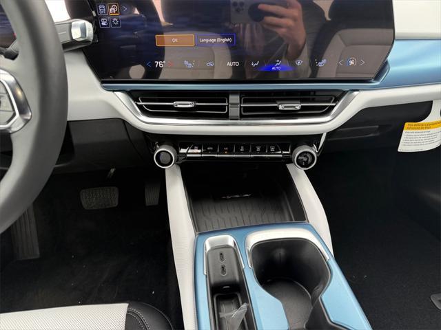 new 2025 Chevrolet Equinox EV car, priced at $38,527