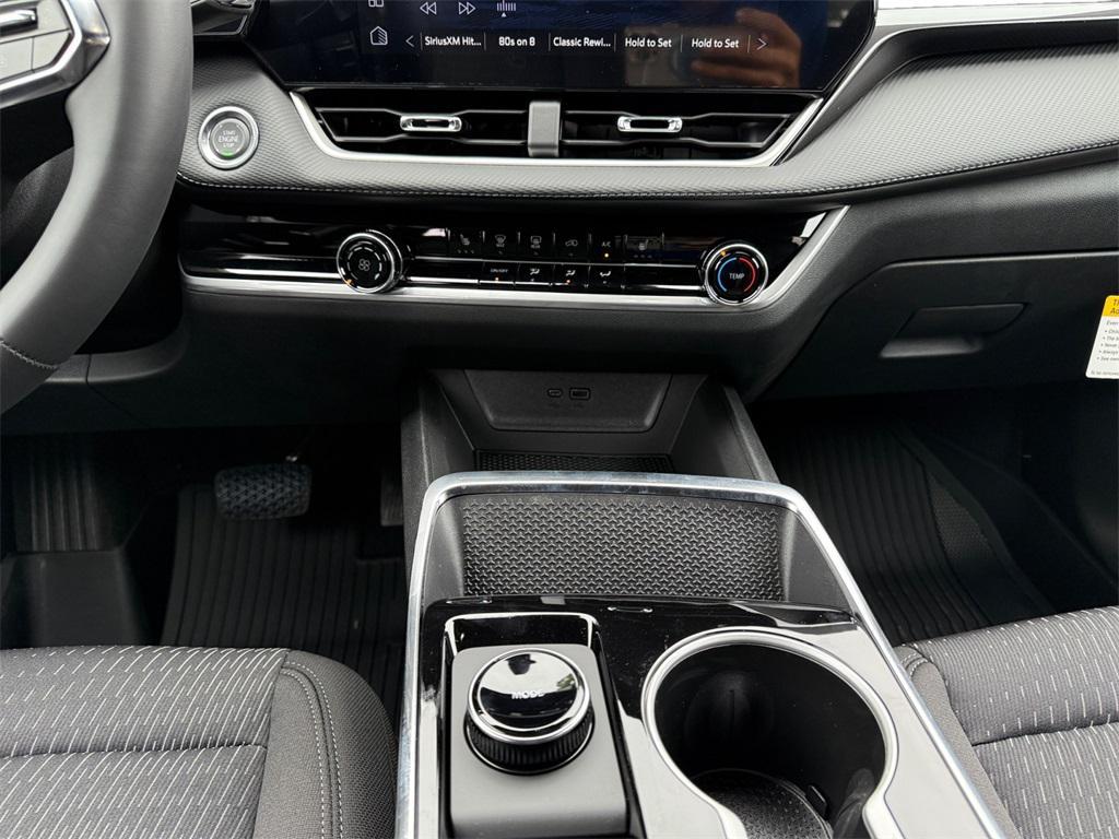 new 2026 Chevrolet Equinox car, priced at $31,050