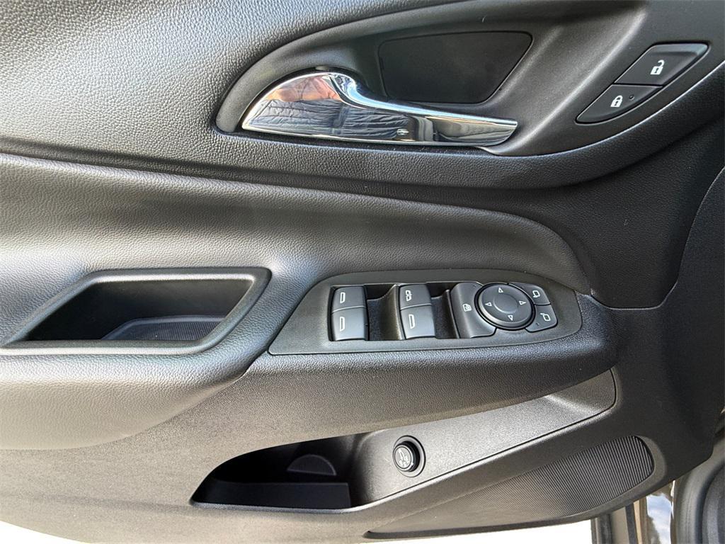 used 2023 Chevrolet Equinox car, priced at $21,000