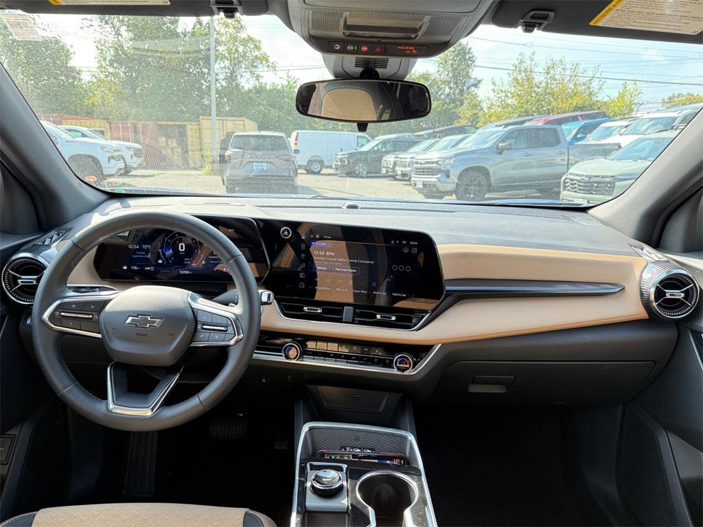 used 2025 Chevrolet Equinox car, priced at $28,500