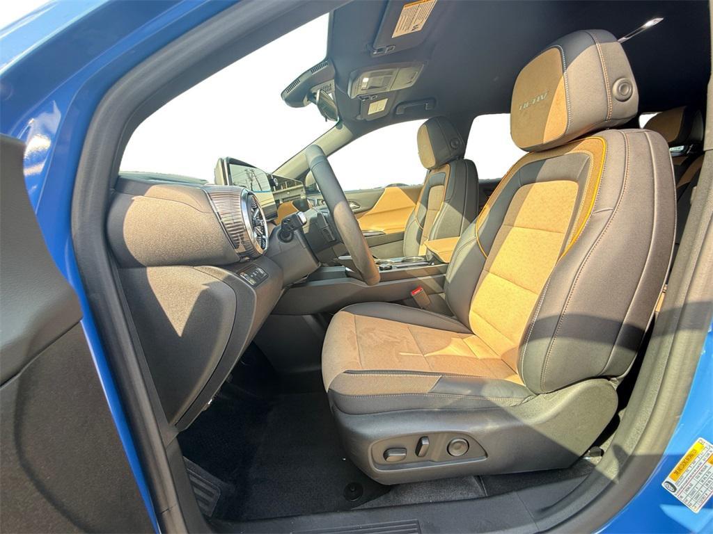 used 2025 Chevrolet Equinox car, priced at $28,500