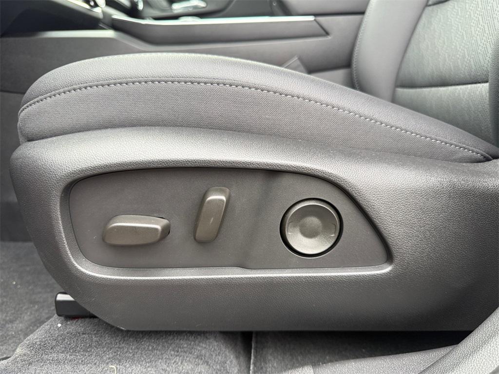 new 2026 Chevrolet Equinox car, priced at $28,035