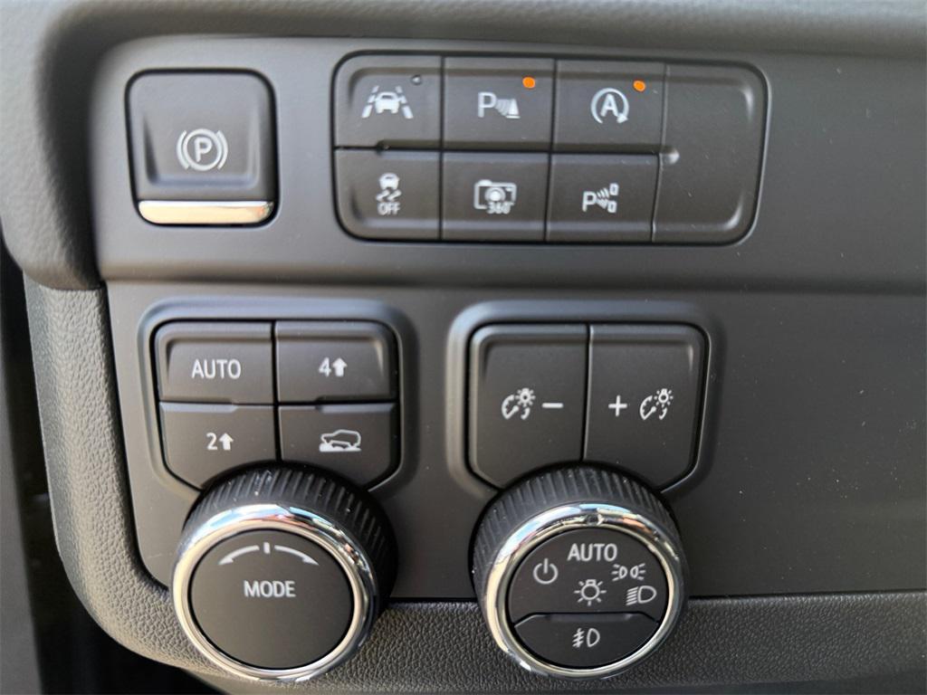 new 2025 Chevrolet Suburban car, priced at $72,380