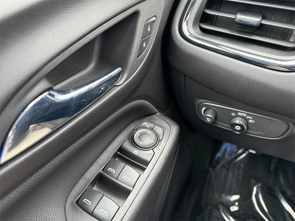 used 2022 Chevrolet Equinox car, priced at $22,000