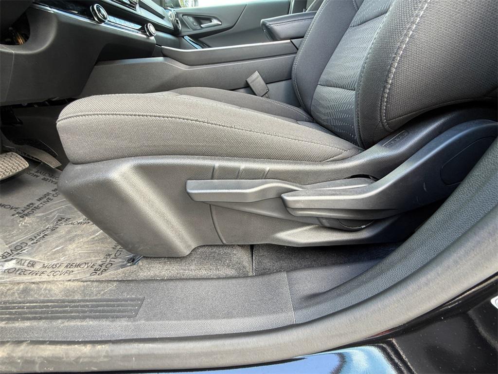 new 2025 Chevrolet Equinox car, priced at $23,580