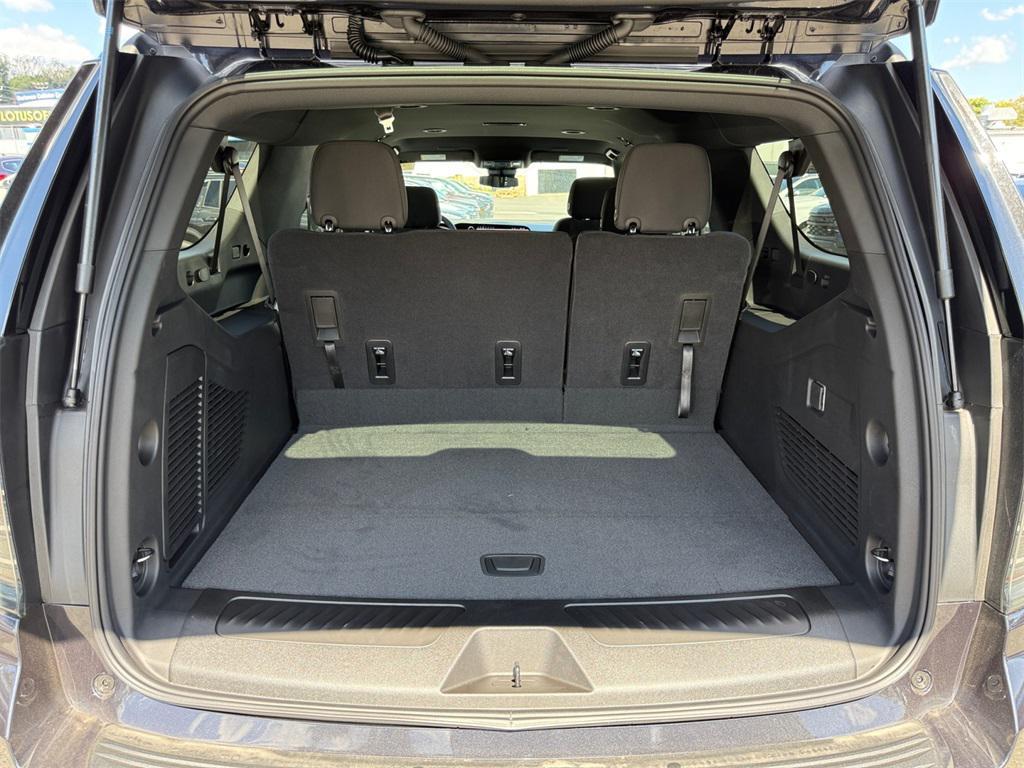new 2025 Chevrolet Suburban car, priced at $61,990