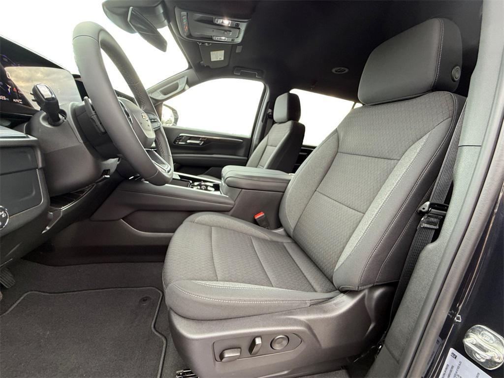 new 2025 Chevrolet Suburban car, priced at $62,490