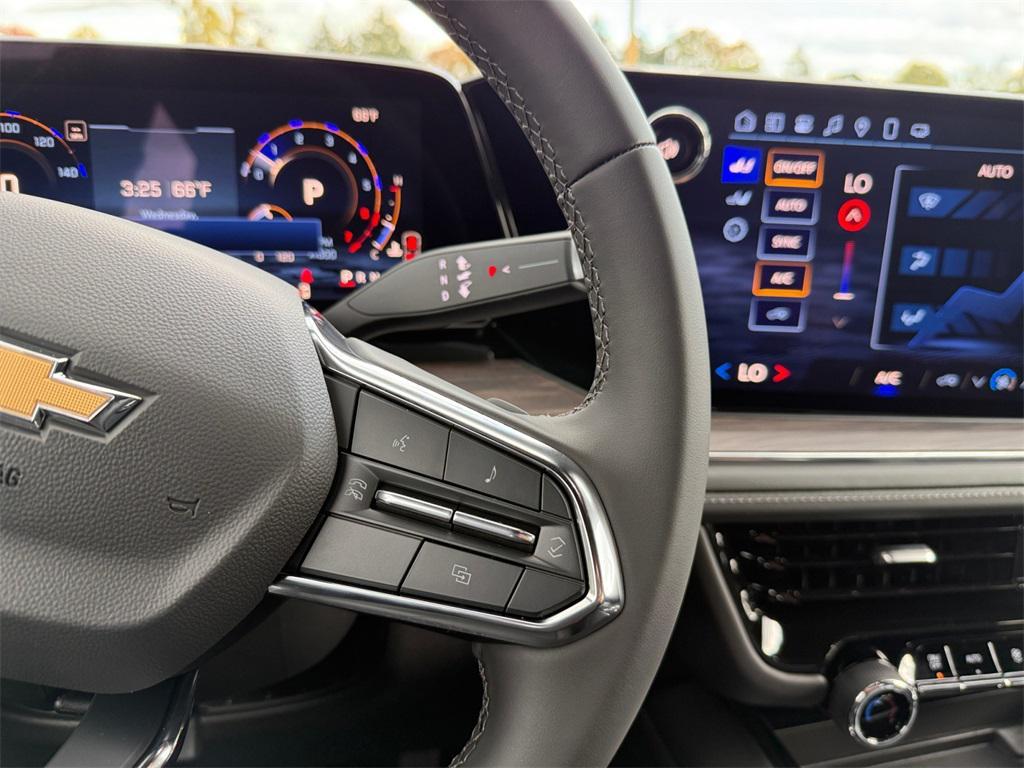 new 2025 Chevrolet Suburban car, priced at $62,490