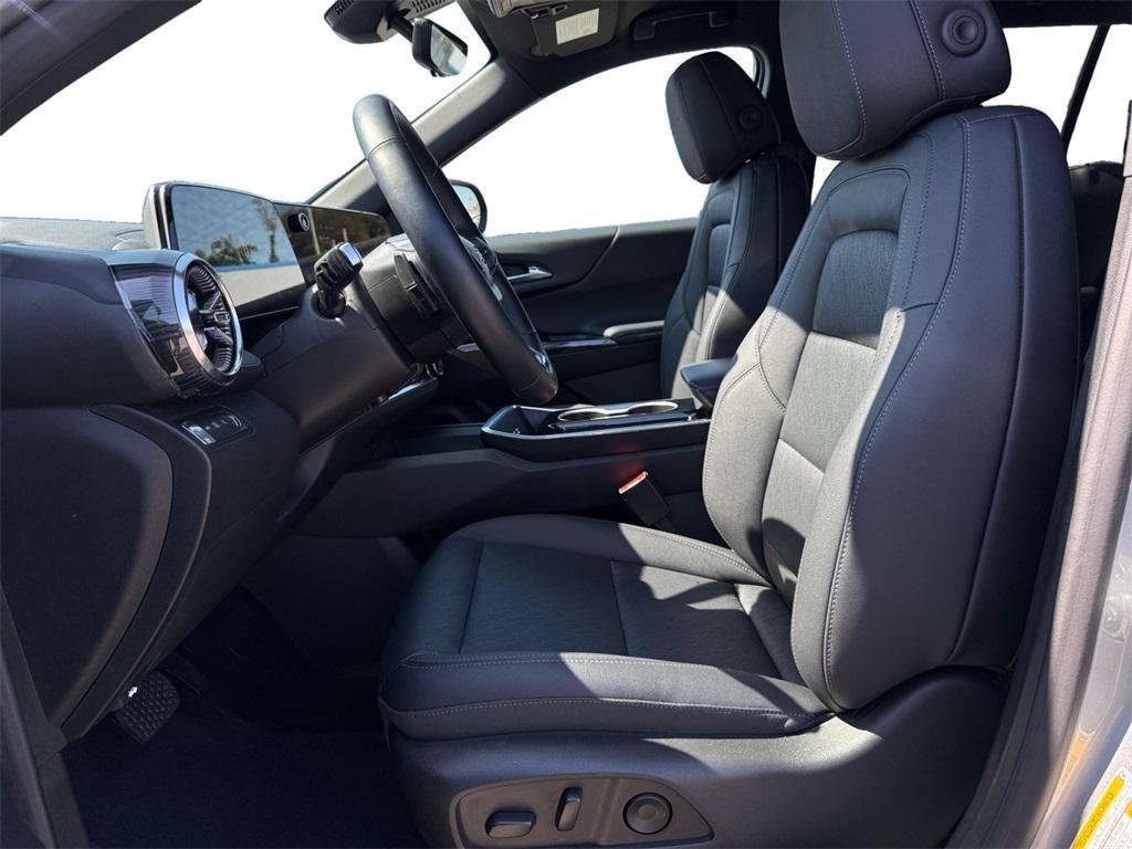 used 2025 Chevrolet Equinox car, priced at $27,500