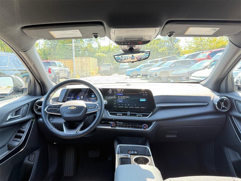 used 2025 Chevrolet Equinox car, priced at $27,500