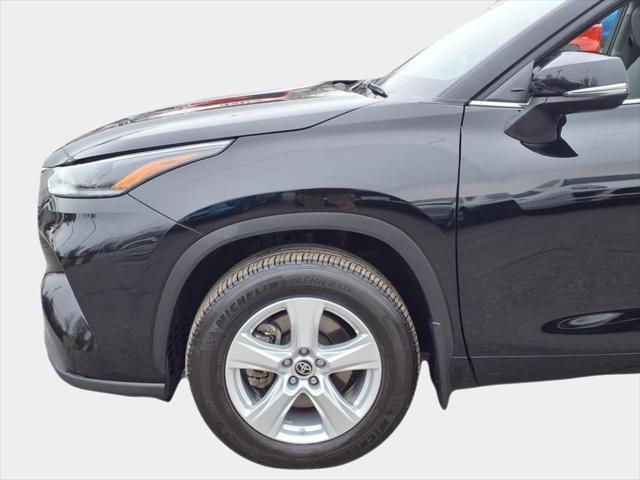 used 2021 Toyota Highlander car, priced at $28,000